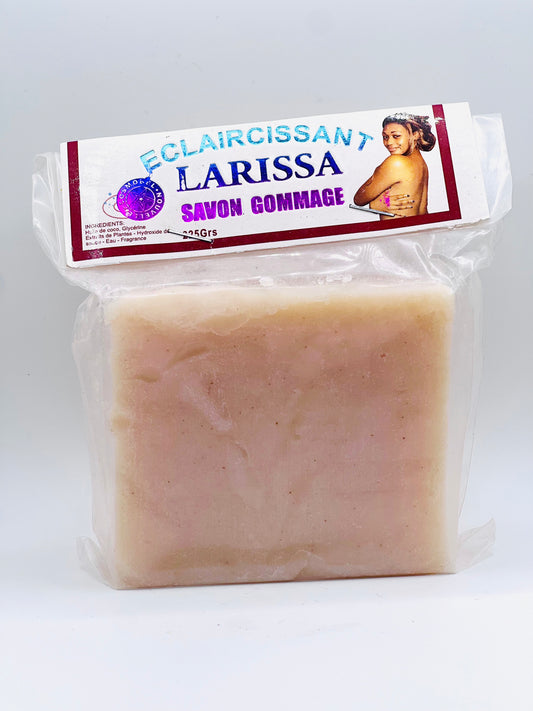 Larissa l'éclairante
